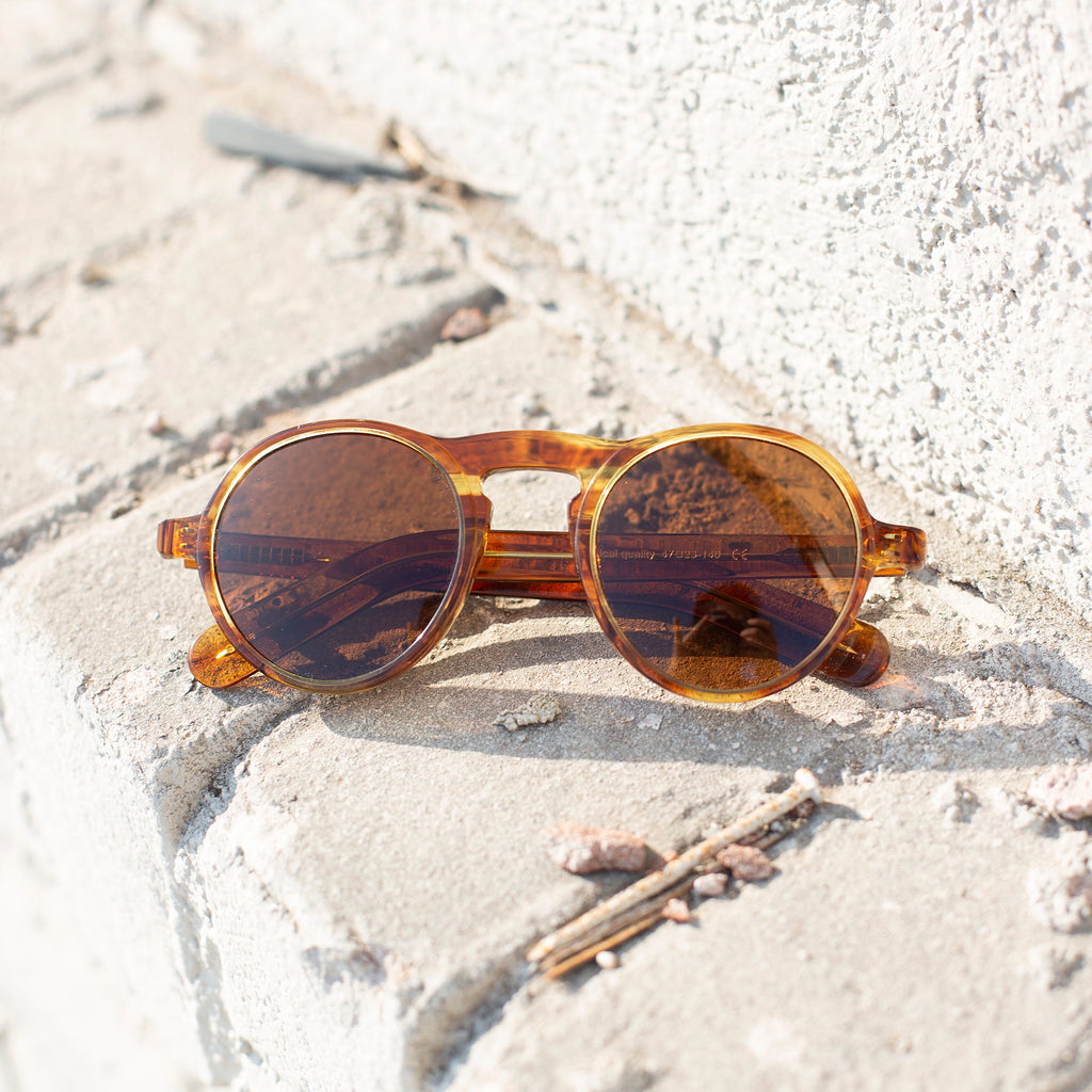 AW Round Retro Sunglass with Polarized Lens