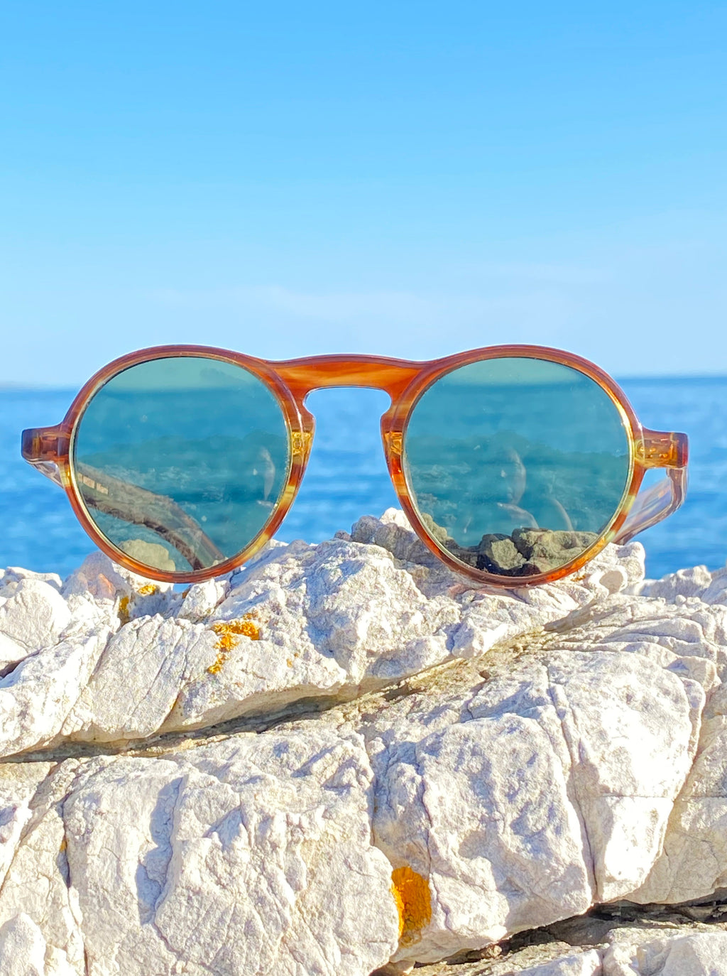 AW Round Retro Sunglass with Polarized Lens